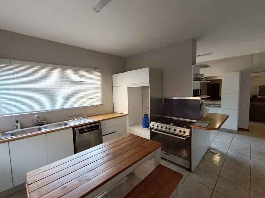 8 Bedroom Property for Sale in Eldoraigne Gauteng