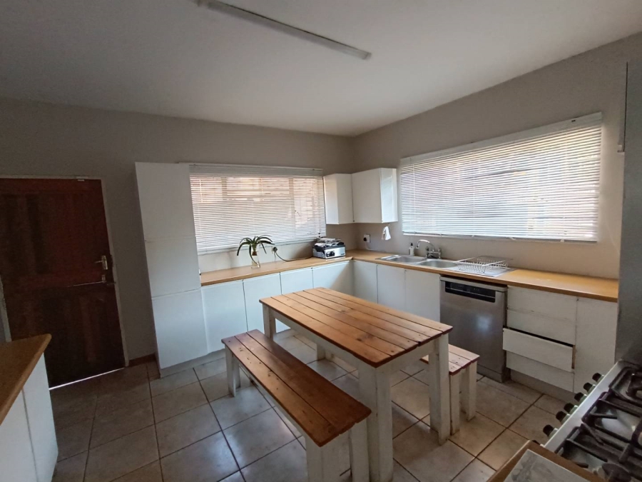 8 Bedroom Property for Sale in Eldoraigne Gauteng