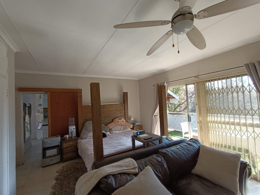 8 Bedroom Property for Sale in Eldoraigne Gauteng
