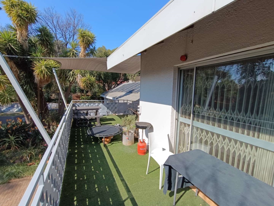 8 Bedroom Property for Sale in Eldoraigne Gauteng
