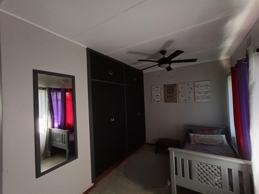 8 Bedroom Property for Sale in Eldoraigne Gauteng