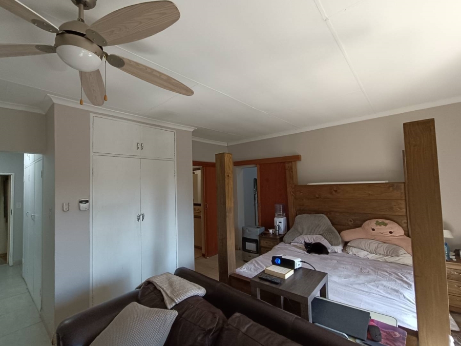 8 Bedroom Property for Sale in Eldoraigne Gauteng