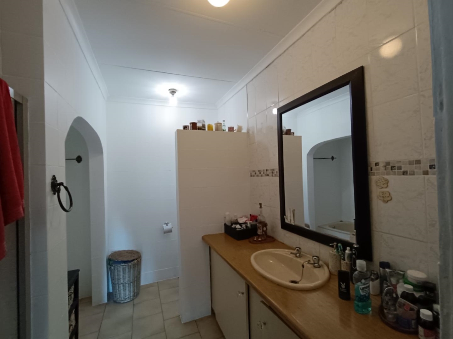 8 Bedroom Property for Sale in Eldoraigne Gauteng
