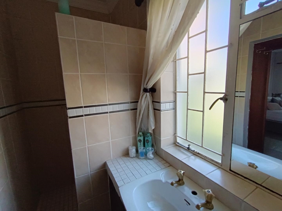 8 Bedroom Property for Sale in Eldoraigne Gauteng