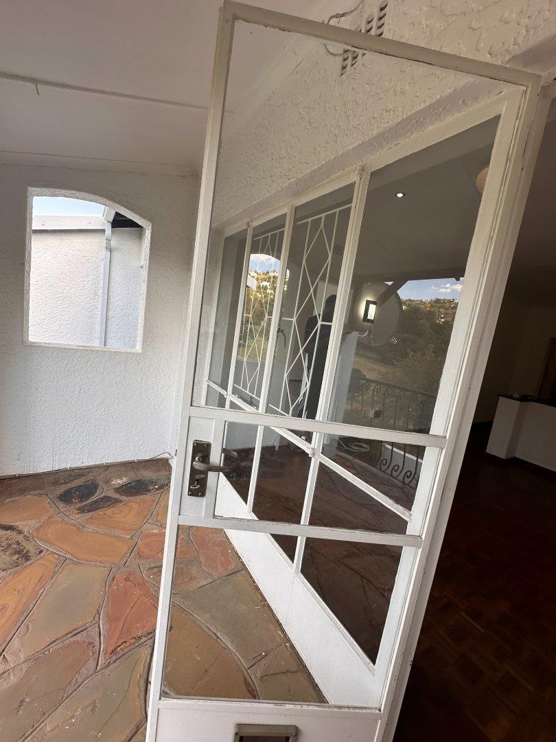 To Let 1 Bedroom Property for Rent in Northcliff Gauteng