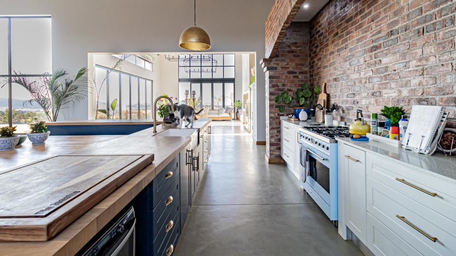 5 Bedroom Property for Sale in Honingklip A H Gauteng