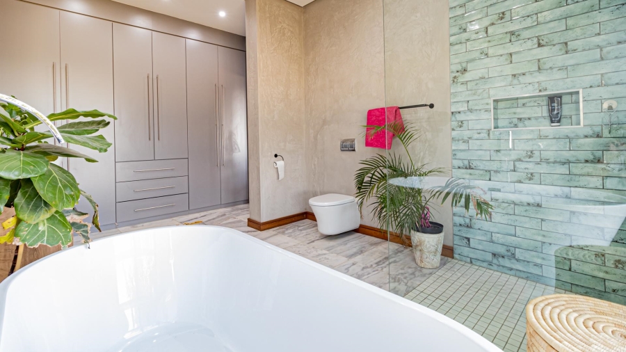 5 Bedroom Property for Sale in Honingklip A H Gauteng