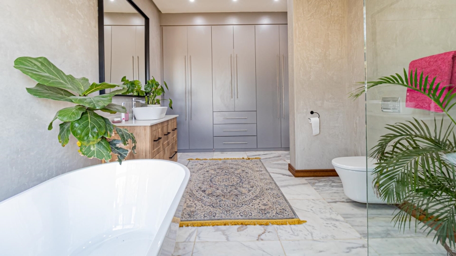 5 Bedroom Property for Sale in Honingklip A H Gauteng