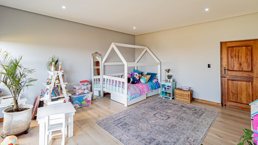 5 Bedroom Property for Sale in Honingklip A H Gauteng