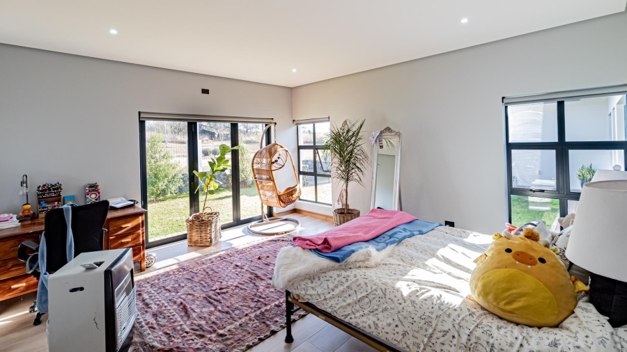 5 Bedroom Property for Sale in Honingklip A H Gauteng