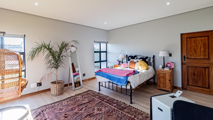 5 Bedroom Property for Sale in Honingklip A H Gauteng