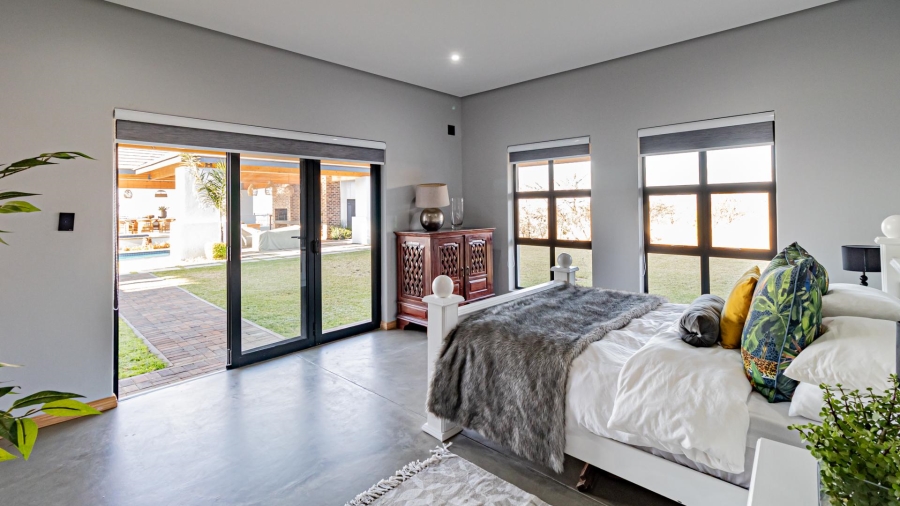 5 Bedroom Property for Sale in Honingklip A H Gauteng