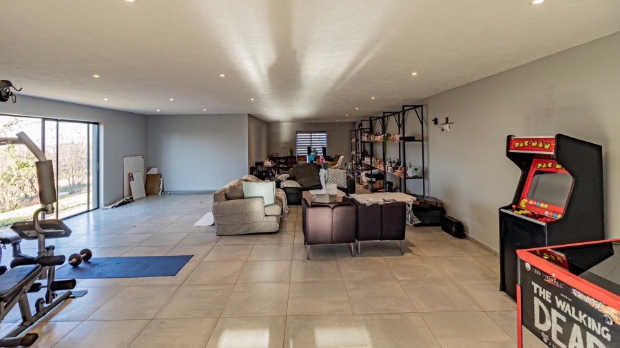 5 Bedroom Property for Sale in Honingklip A H Gauteng