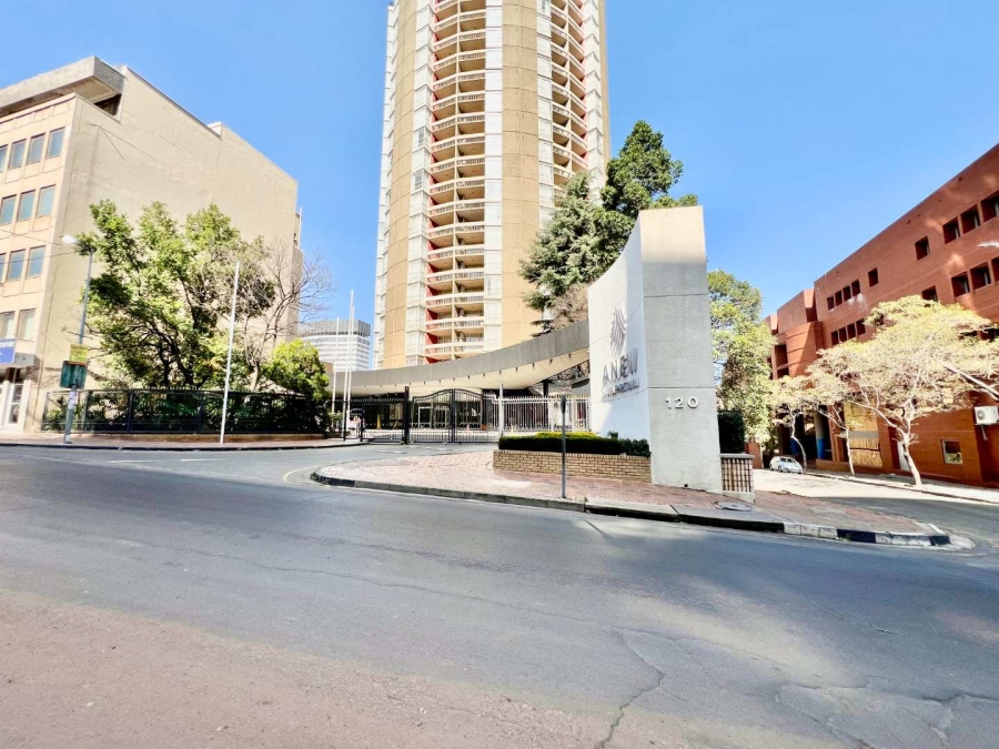 1 Bedroom Property for Sale in Braamfontein Gauteng