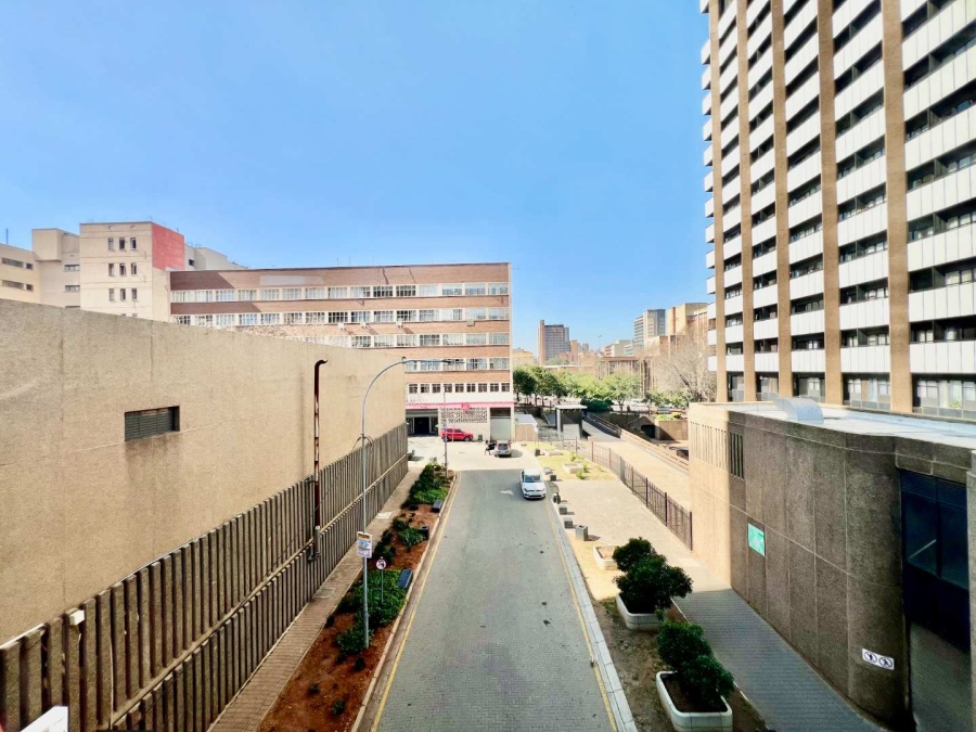 1 Bedroom Property for Sale in Braamfontein Gauteng