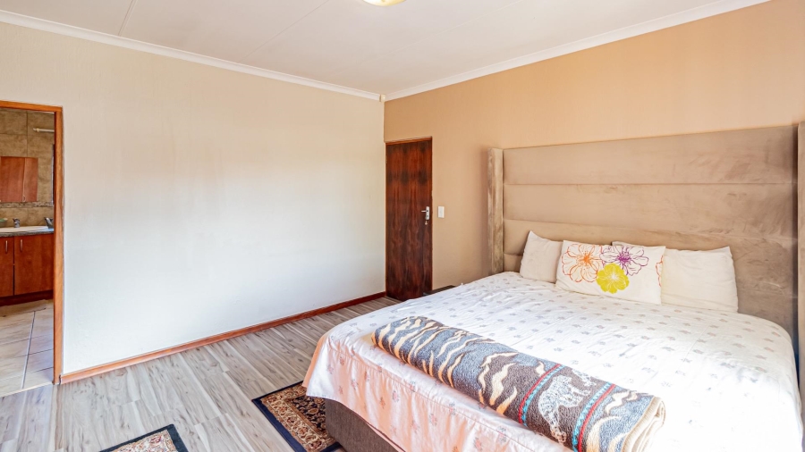 3 Bedroom Property for Sale in Country View Gauteng