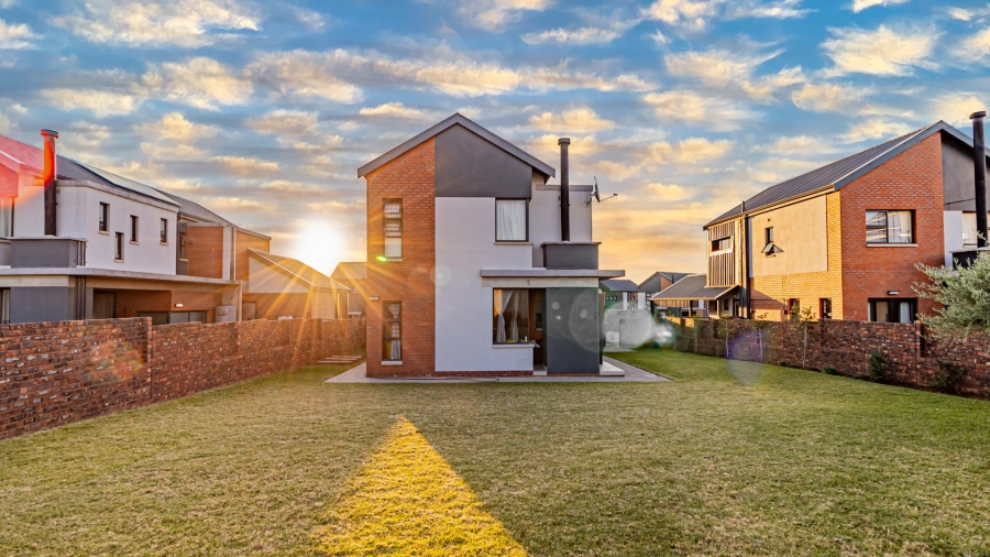 To Let 4 Bedroom Property for Rent in North Riding Gauteng