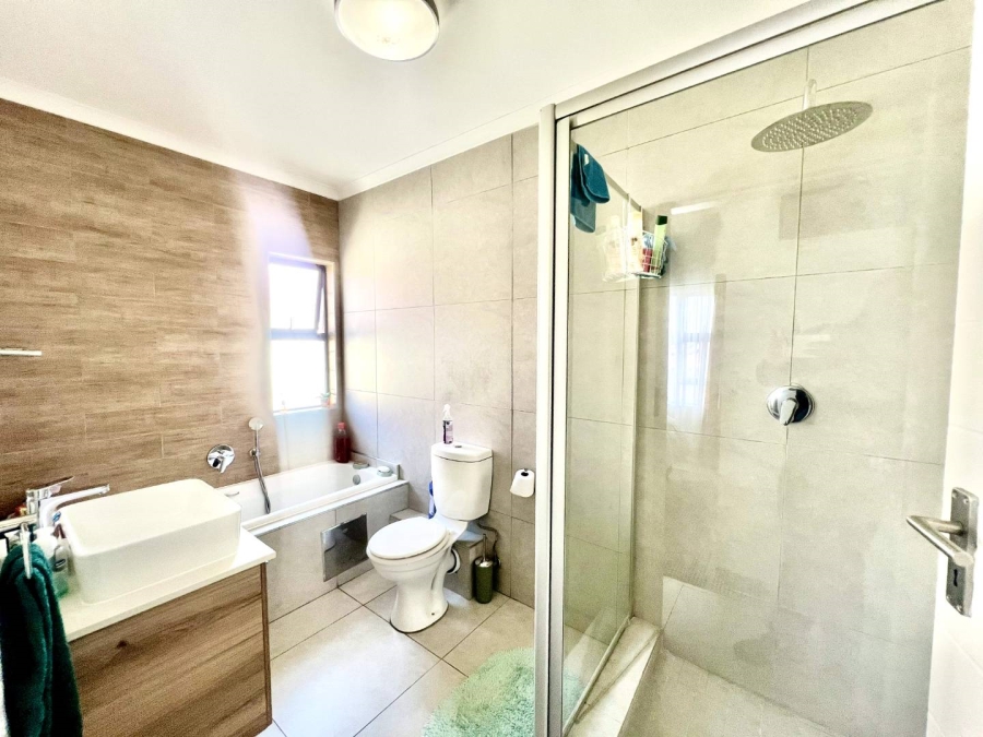 1 Bedroom Property for Sale in Modderfontein Gauteng