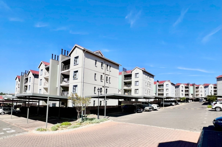 1 Bedroom Property for Sale in Modderfontein Gauteng