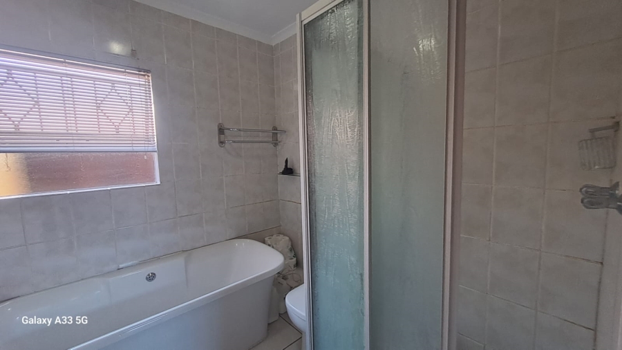 3 Bedroom Property for Sale in Buccleuch Gauteng