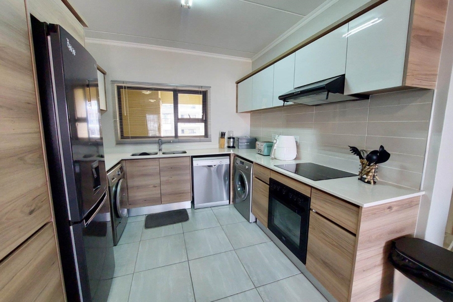 To Let 2 Bedroom Property for Rent in Waterfall Gauteng
