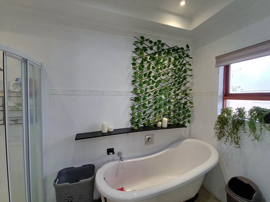 To Let 5 Bedroom Property for Rent in North Riding Gauteng