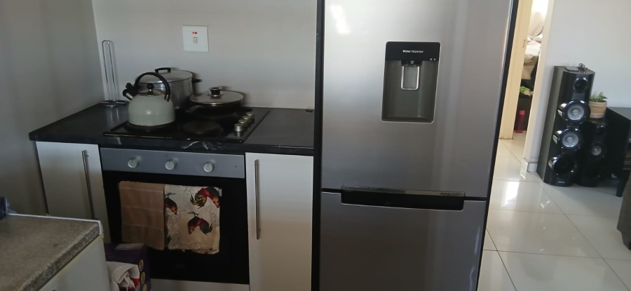 2 Bedroom Property for Sale in Clayville Gauteng
