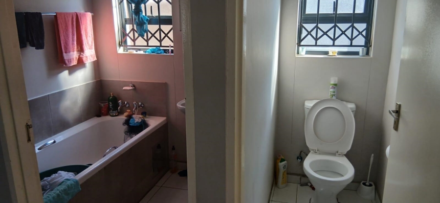 2 Bedroom Property for Sale in Clayville Gauteng