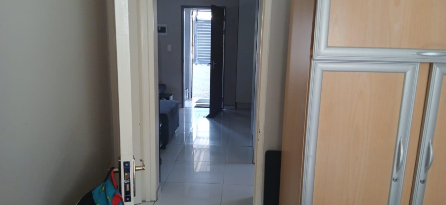 2 Bedroom Property for Sale in Clayville Gauteng