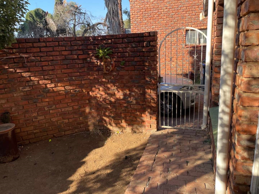 2 Bedroom Property for Sale in Silverton Gauteng