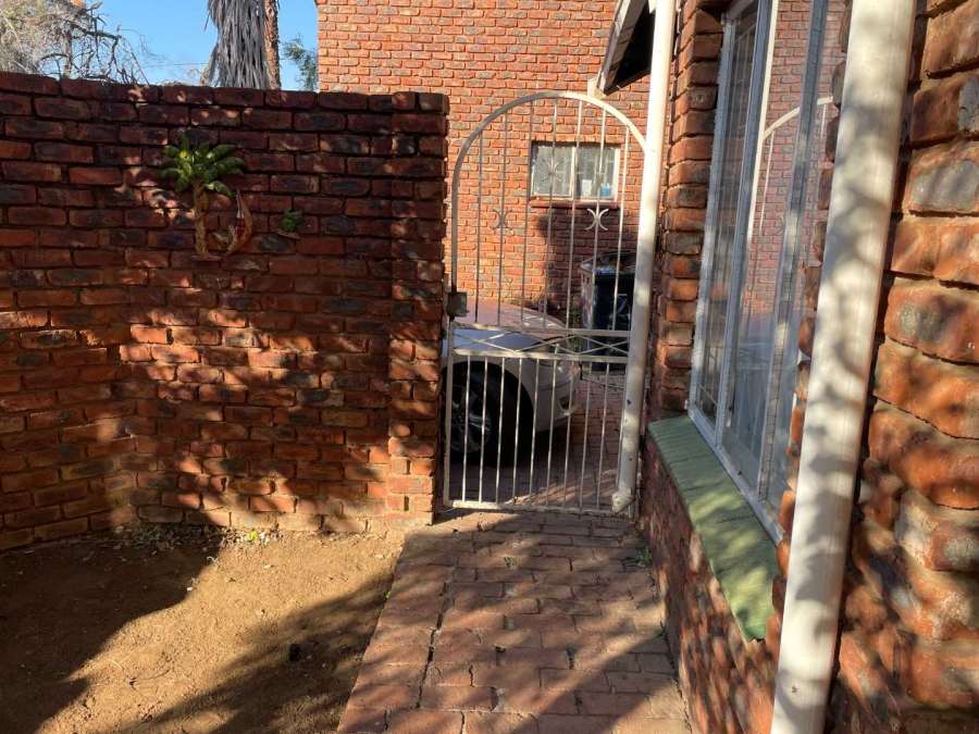 2 Bedroom Property for Sale in Silverton Gauteng