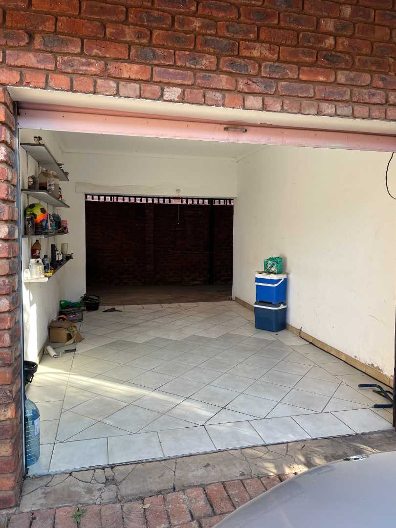 2 Bedroom Property for Sale in Silverton Gauteng
