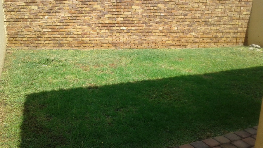 2 Bedroom Property for Sale in Willow Park Manor Gauteng