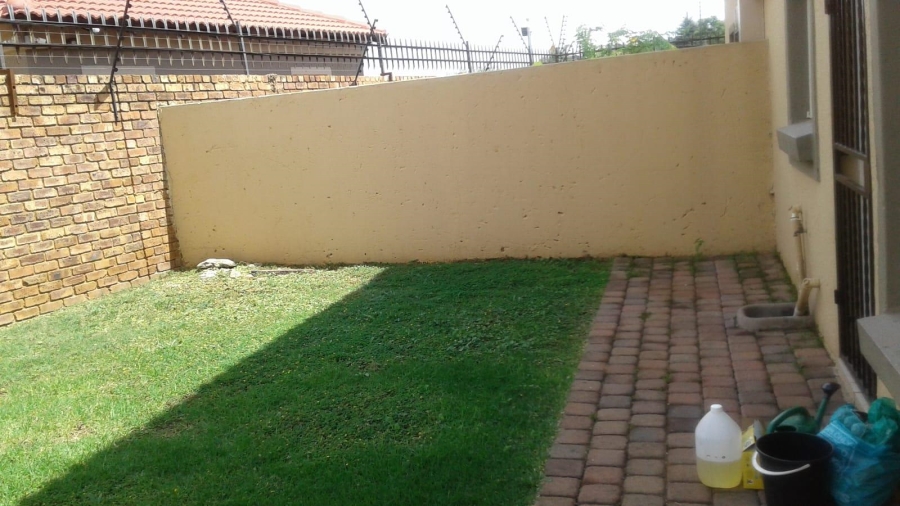 2 Bedroom Property for Sale in Willow Park Manor Gauteng
