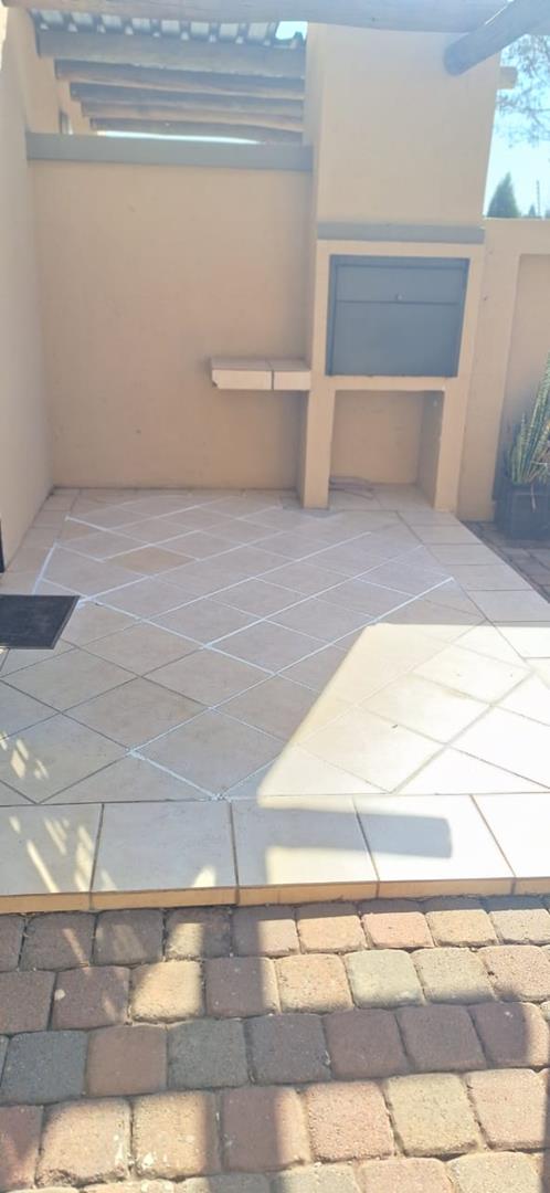 2 Bedroom Property for Sale in Willow Park Manor Gauteng