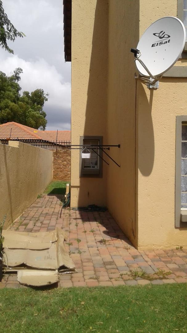2 Bedroom Property for Sale in Willow Park Manor Gauteng