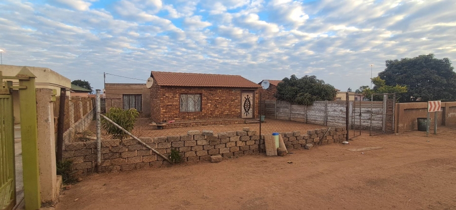 5 Bedroom Property for Sale in Soshanguve South Ext 1 Gauteng