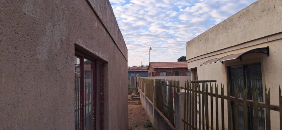 5 Bedroom Property for Sale in Soshanguve South Ext 1 Gauteng