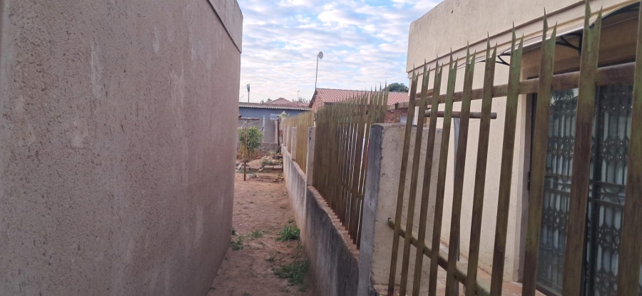 5 Bedroom Property for Sale in Soshanguve South Ext 1 Gauteng