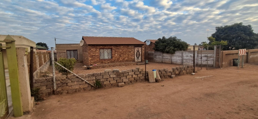 5 Bedroom Property for Sale in Soshanguve South Ext 1 Gauteng
