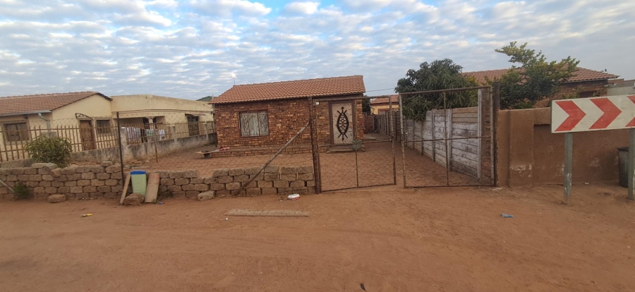 5 Bedroom Property for Sale in Soshanguve South Ext 1 Gauteng