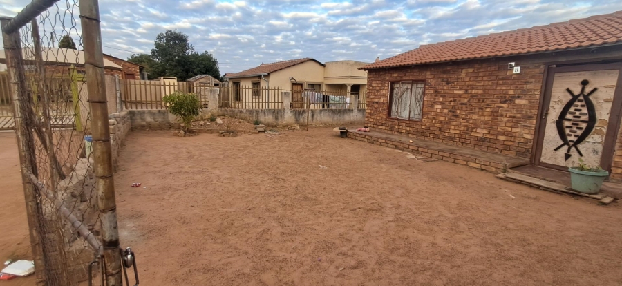 5 Bedroom Property for Sale in Soshanguve South Ext 1 Gauteng