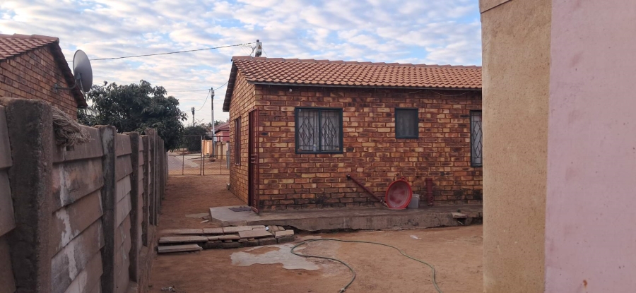 5 Bedroom Property for Sale in Soshanguve South Ext 1 Gauteng