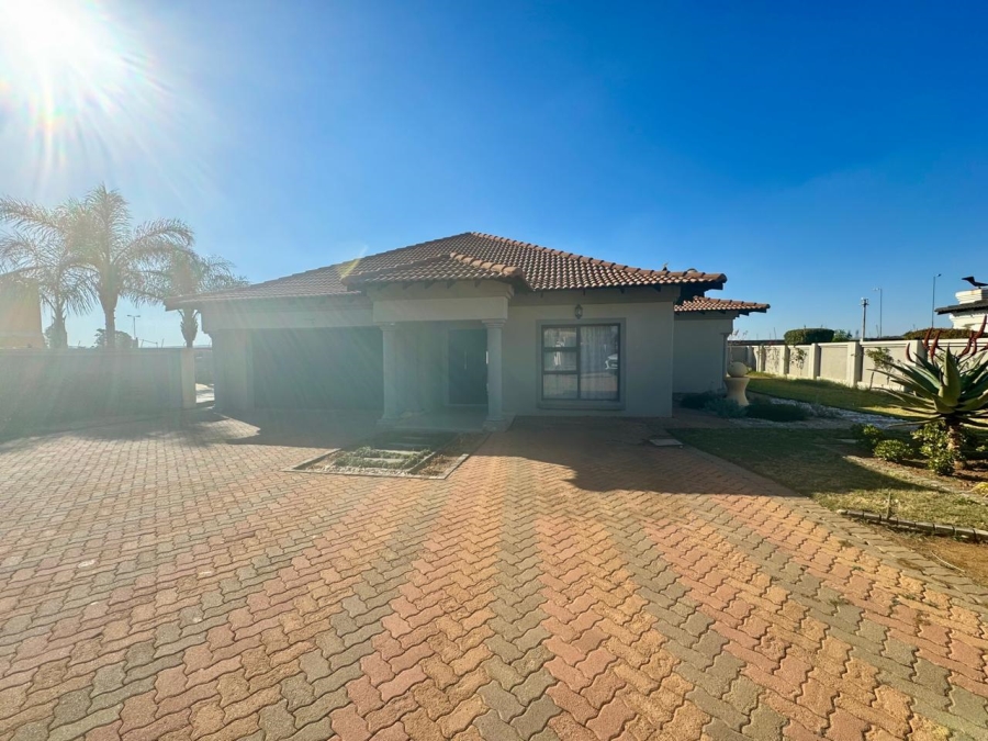 4 Bedroom Property for Sale in Savannah Country Estate Gauteng