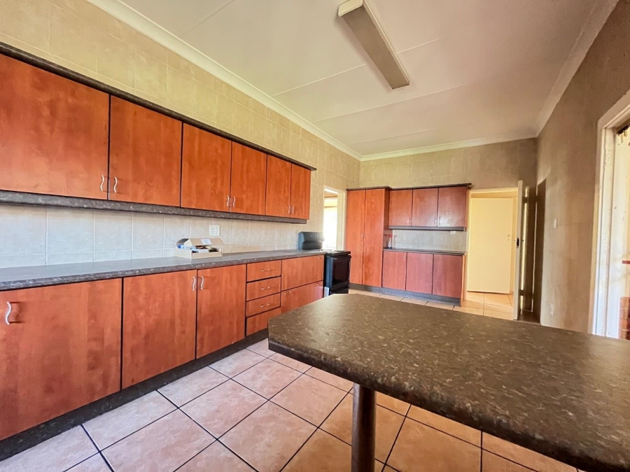 To Let 4 Bedroom Property for Rent in Birchleigh Gauteng