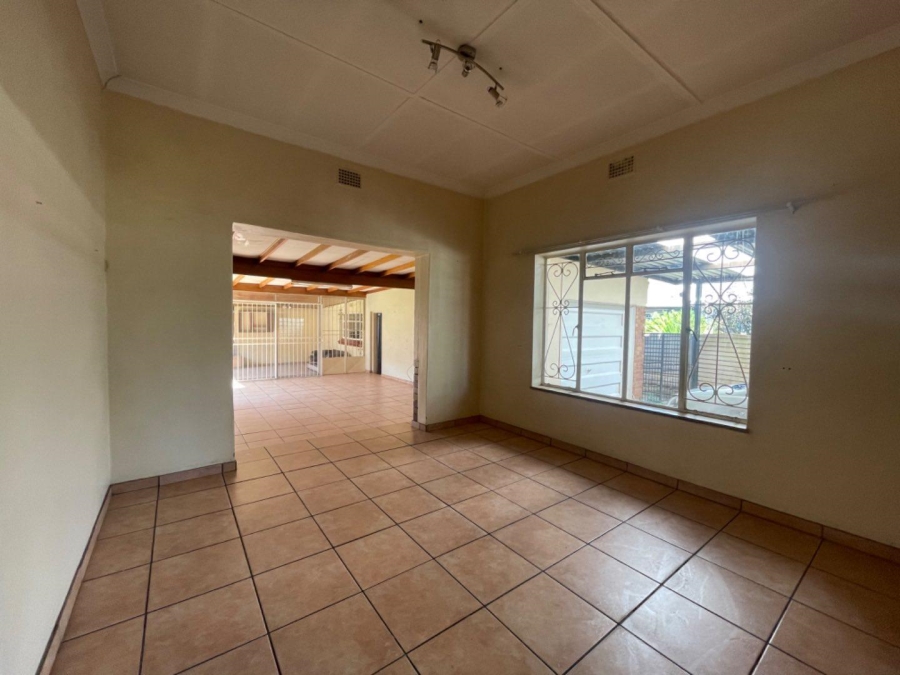 To Let 4 Bedroom Property for Rent in Birchleigh Gauteng