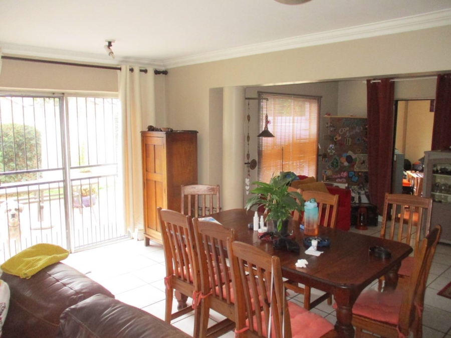 To Let 3 Bedroom Property for Rent in Clubview Gauteng