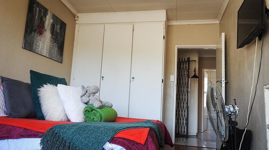 To Let 3 Bedroom Property for Rent in Clubview Gauteng