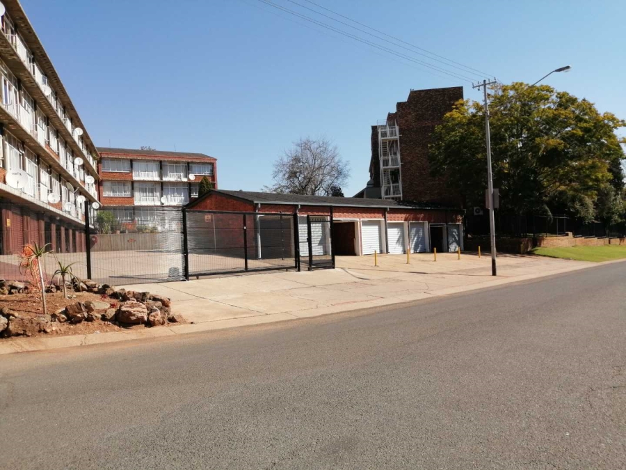 To Let 1 Bedroom Property for Rent in Groenkloof Gauteng
