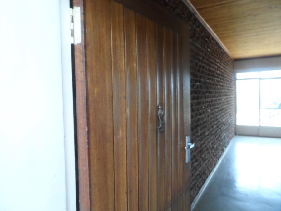 To Let 1 Bedroom Property for Rent in Groenkloof Gauteng